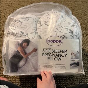 Boppy Gray Leaf Side Sleeper Pillow